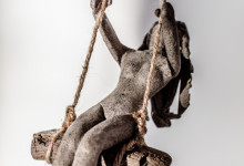 Susanne Keramik & Foto – Lillövägen 3 Åkersberga. Swinging lady – Gungande damen