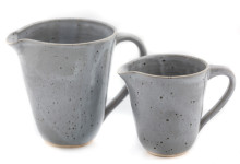 Susanne Keramik & Foto – Små söta kannor som passar till mjölk/vaniljsås